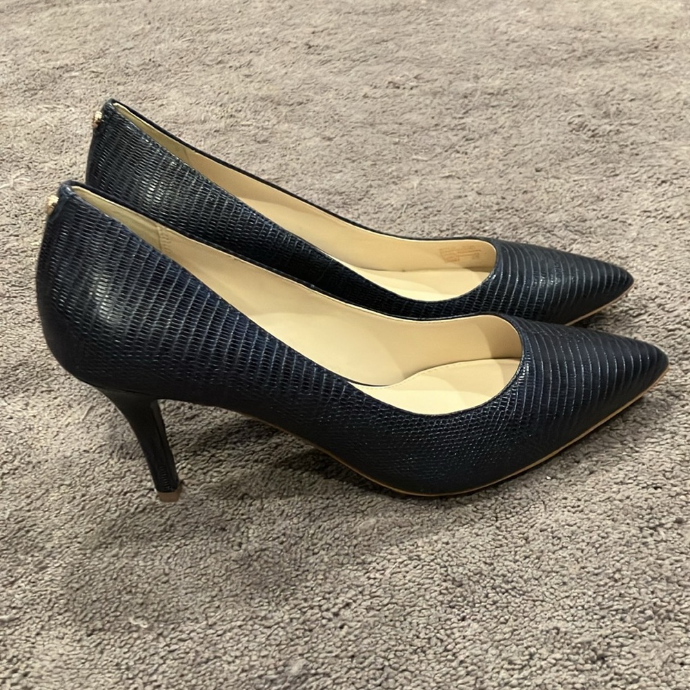 NWOB Cole Haan leather heels - Picture 3 of 4